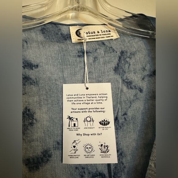 Lotus and Luna Daydreamer Top OSFM NWT
Blue and White (Tidal) - Picture 3 of 3